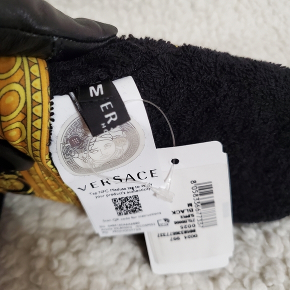 Versace Medusa Slippers - Picture 10 of 15